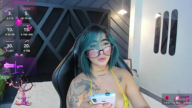 Alahia Dangelo online show from 21, 3, 2025