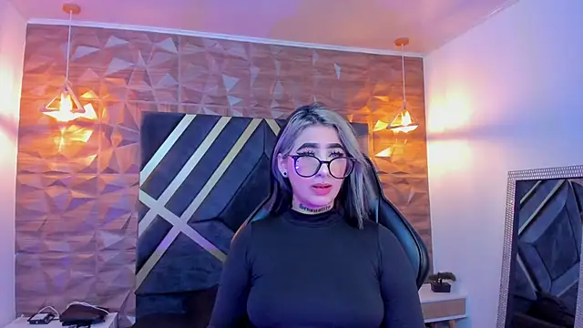 Alahia Dangelo online show from 18, 10, 2025