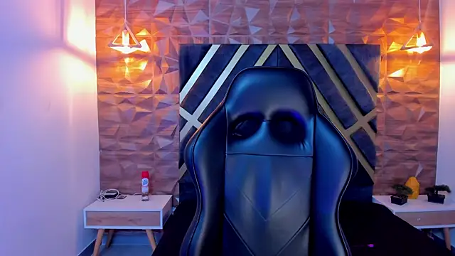 Alahia Dangelo online show from 29, 9, 2025