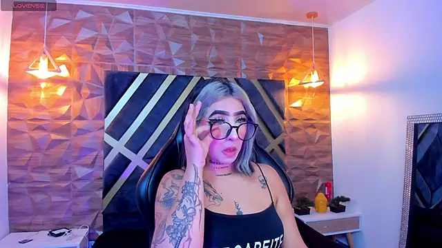 Alahia Dangelo online show from 7, 10, 2025