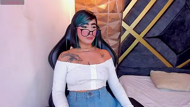 Alahia Dangelo online show from 6, 3, 2025