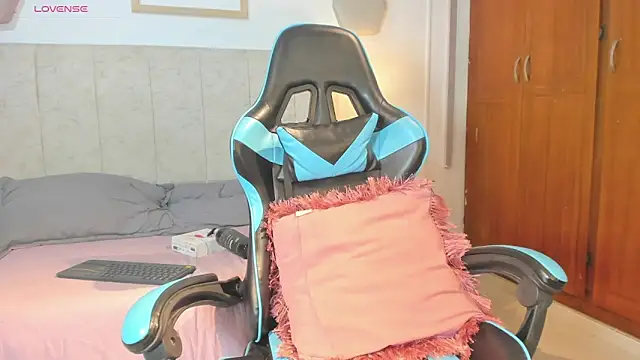  maria foxx  online show from 10, 4, 2026