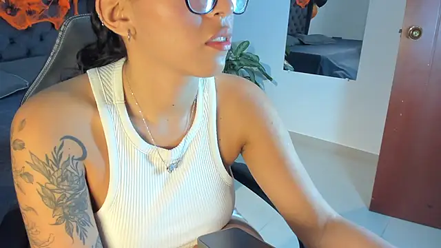 Snapshot of _maria_foxx_ chatting on 15, 10, 2025 maria foxx online show from 15, 10, 2025