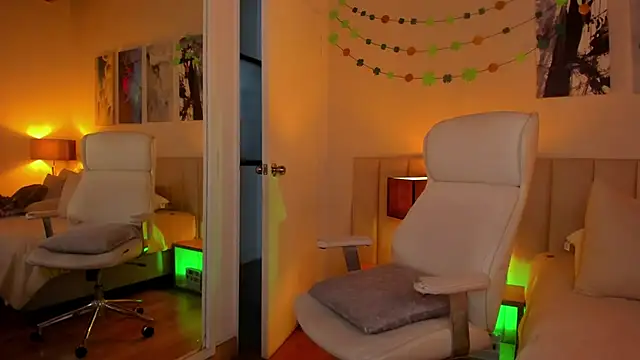 DaniRousse online show from 17, 3, 2025