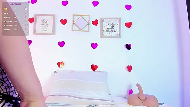 EmmaRogers online show from 4, 3, 2025