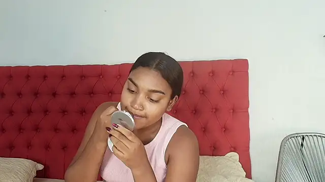 Snapshot of kayna_gomez chatting on 16, 7, 2026 kayna gomez online show from 16, 7, 2026