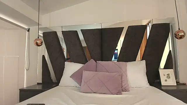 Snapshot of Milkdulce1 chatting on 20, 11, 2025 Milkdulce1 online show from 20, 11, 2025