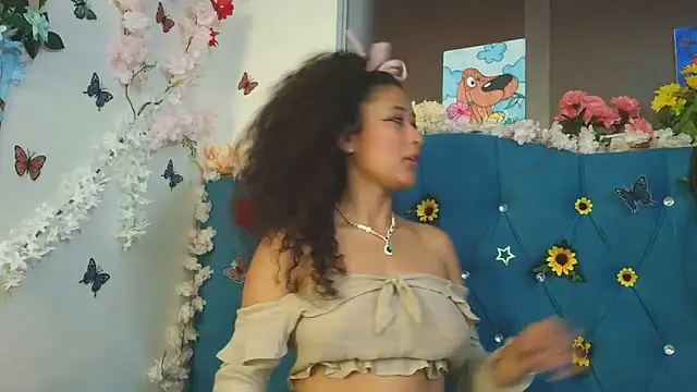 Snapshot of Milkdulce1 chatting on 4, 6, 2026 Milkdulce1 online show from 4, 6, 2026