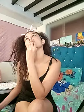 Milkdulce1 online show from 14, 4, 2026