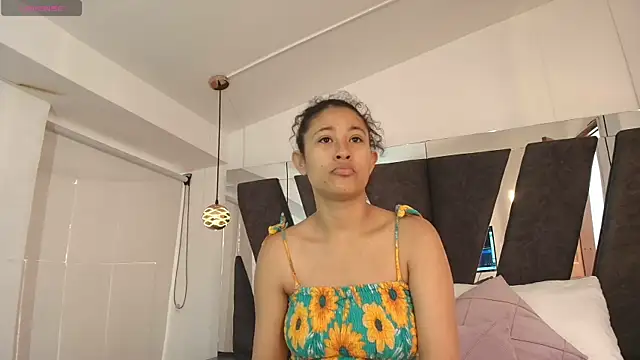 Snapshot of Milkdulce1 chatting on 10, 11, 2025 Milkdulce1 online show from 10, 11, 2025