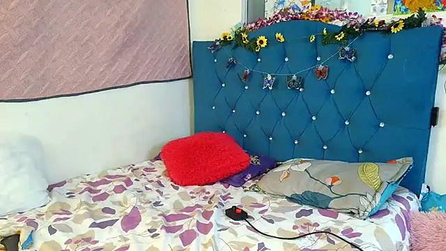 Milkdulce1 online show from 7, 4, 2026