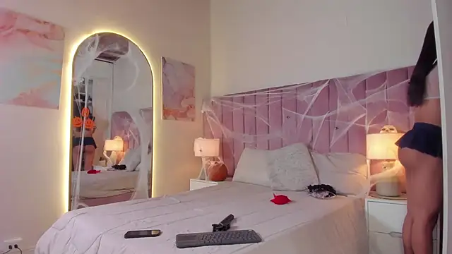 Aleja arango1 online show from 17, 10, 2025