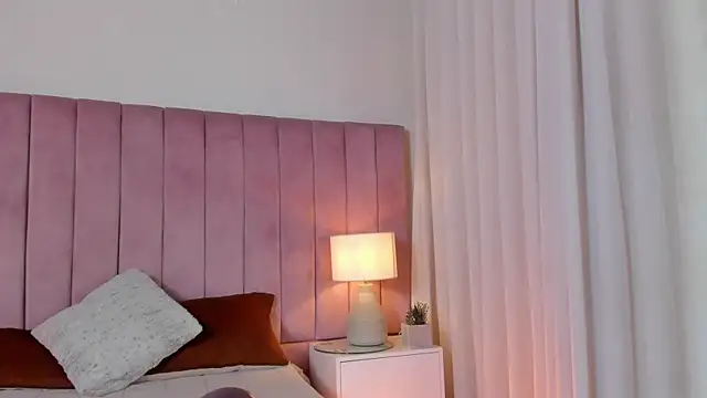 Aleja arango1 online show from 3, 10, 2025