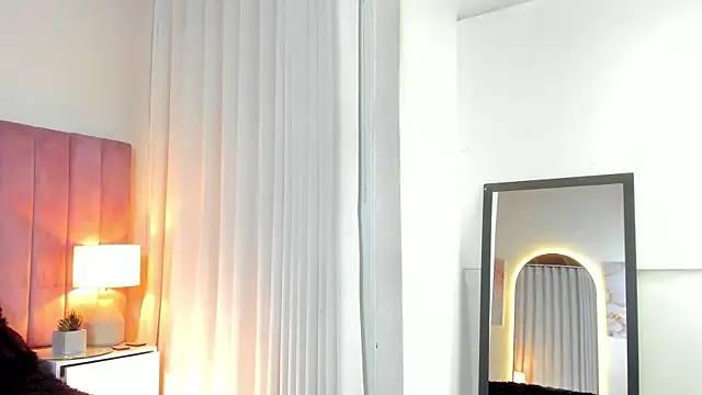 Aleja arango1 online show from 11, 2, 2025