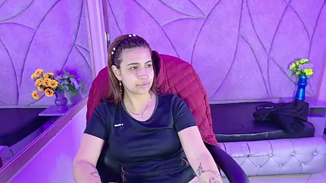 Snapshot of Tammy_Blackk chatting on 12, 10, 2025 Tammy Blackk online show from 12, 10, 2025