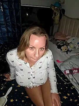 Sparkle2206 online show from 11, 5, 2026