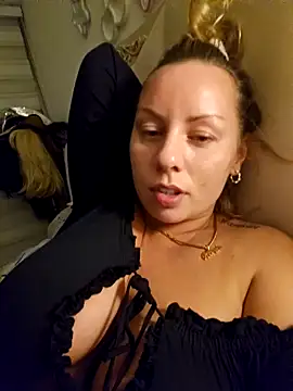 Snapshot of Sparkle2206 chatting on 7, 10, 2025 Sparkle2206 online show from 7, 10, 2025