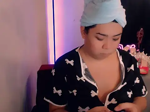 Nathalie Heartxoxo69 online show from 23, 3, 2026