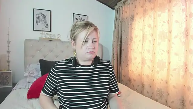 Snapshot of MonyCassius chatting on 11, 3, 2025 MonyCassius online show from 11, 3, 2025