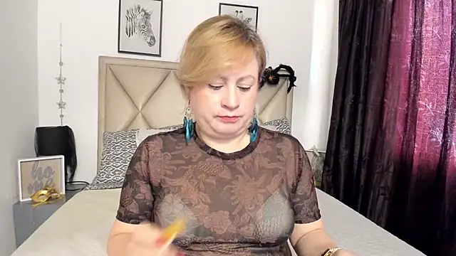 Snapshot of MonyCassius chatting on 13, 11, 2025 MonyCassius online show from 13, 11, 2025