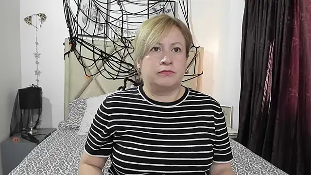 Snapshot of MonyCassius chatting on 11, 10, 2025 MonyCassius online show from 11, 10, 2025