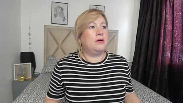 Snapshot of MonyCassius chatting on 4, 11, 2025 MonyCassius online show from 4, 11, 2025