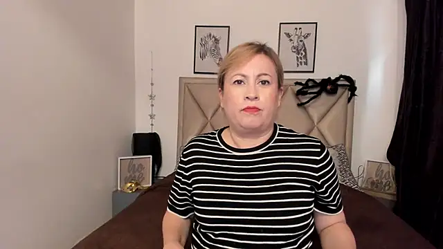 Snapshot of MonyCassius chatting on 10, 11, 2025 MonyCassius online show from 10, 11, 2025