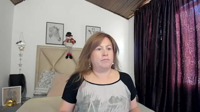 Snapshot of MonyCassius chatting on 1, 12, 2025 MonyCassius online show from 1, 12, 2025