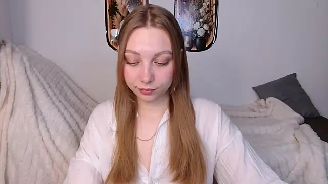 bellaa love  online show from 8, 4, 2026