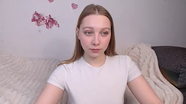 bellaa love  online show from 3, 3, 2026