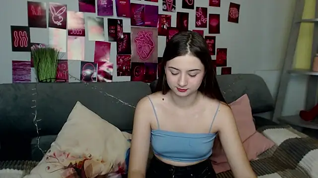 Snapshot of MilanaRoza chatting on 3, 10, 2025 MilanaRoza online show from 3, 10, 2025