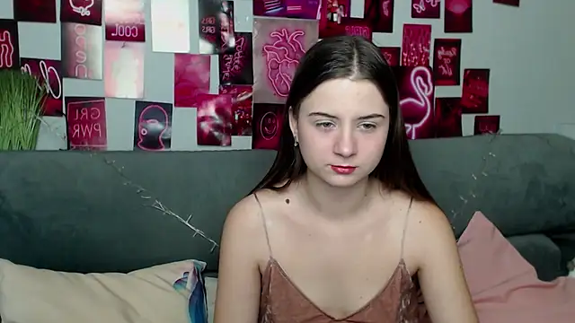 Snapshot of MilanaRoza chatting on 17, 10, 2025 MilanaRoza online show from 17, 10, 2025