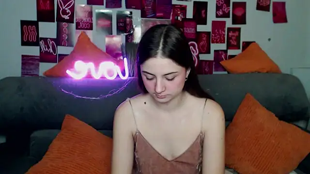 Snapshot of MilanaRoza chatting on 6, 11, 2025 MilanaRoza online show from 6, 11, 2025