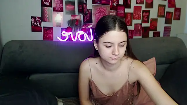 Snapshot of MilanaRoza chatting on 14, 11, 2025 MilanaRoza online show from 14, 11, 2025