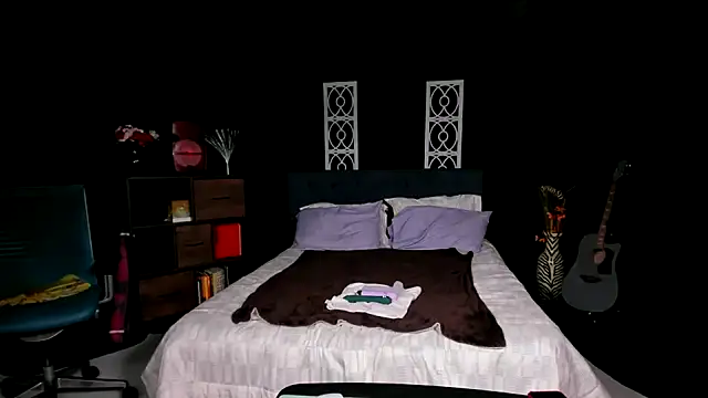 NinaRiveraXO online show from 8, 10, 2025