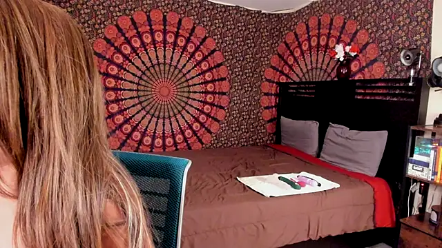 NinaRiveraXO online show from 7, 12, 2024