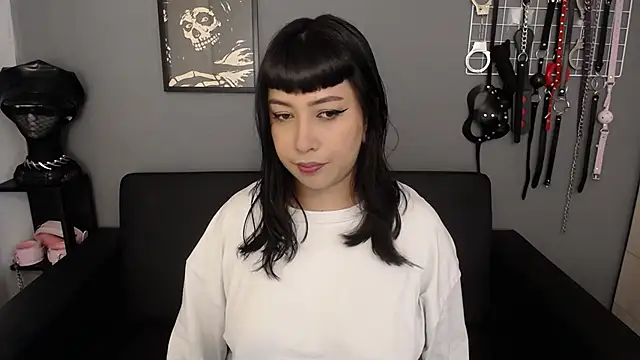 Carla Phoenix online show from 3, 2, 2026