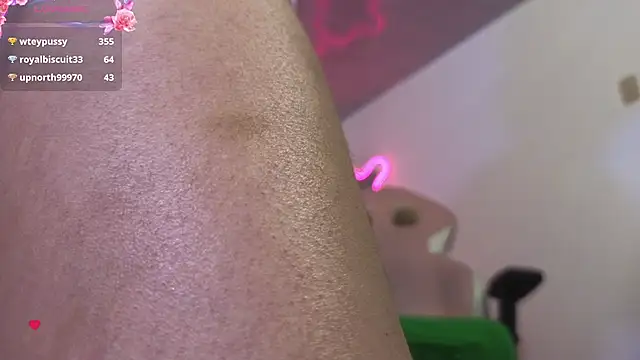 Laylafoxy tay online show from 10, 3, 2025