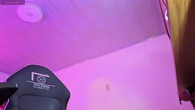 Laylafoxy tay online show from 15, 10, 2025