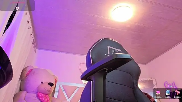 Laylafoxy tay online show from 9, 10, 2025