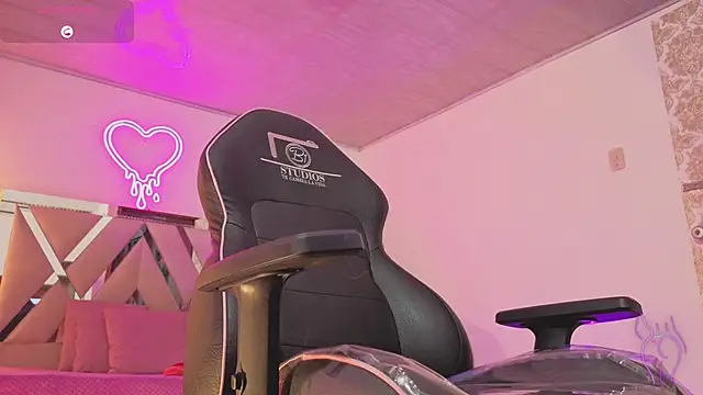 Laylafoxy tay online show from 2, 12, 2025