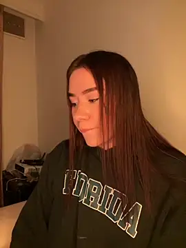 Im Valen Cute online show from 9, 11, 2025