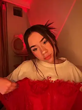 Im Valen Cute online show from 3, 12, 2025