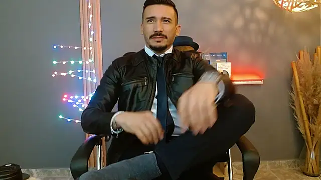 Reiko 85  online show from 17, 2, 2026