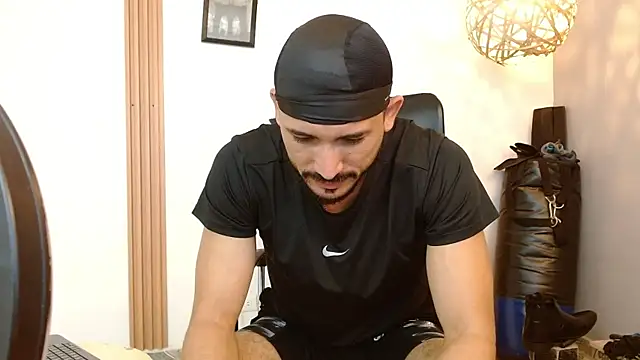 Reiko 85  online show from 15, 9, 2025