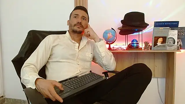 Reiko 85  online show from 13, 11, 2025