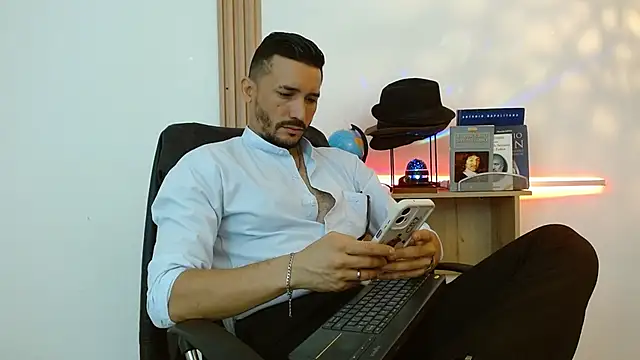 Reiko 85  online show from 26, 11, 2025