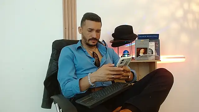 Reiko 85  online show from 27, 11, 2025