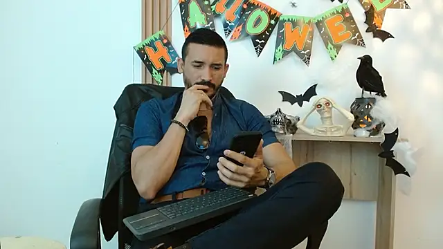 Reiko 85  online show from 10, 10, 2025