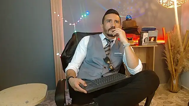 Reiko 85  online show from 3, 4, 2026